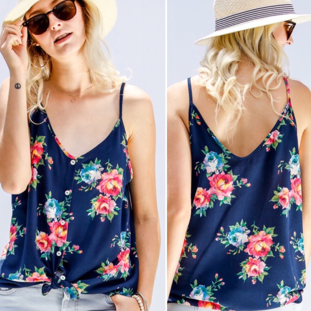 ❗️Last 1 L (runs big)Flirty blue floral flirty top - Picture 3 of 4